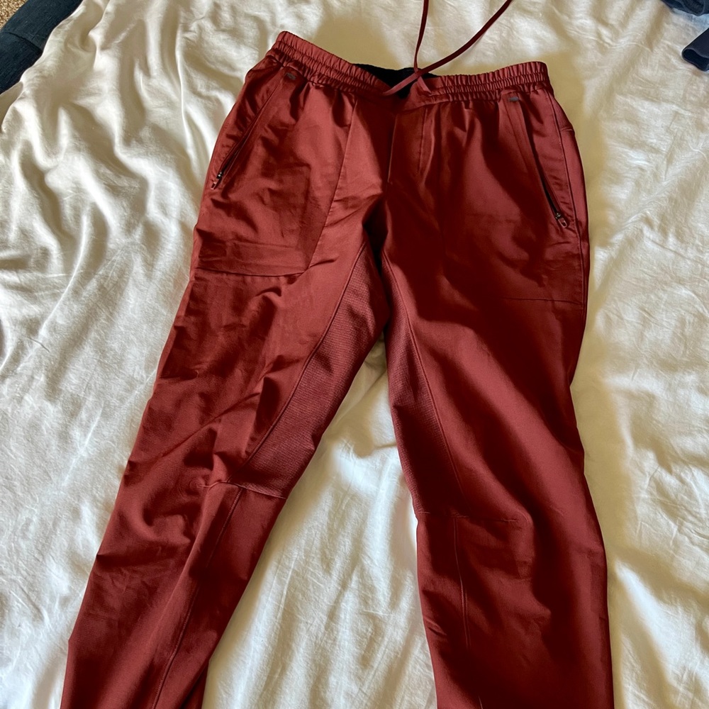 Men’s Lululemon Joggers - Red/Rust - Size M